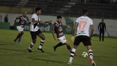 Zé Gabriel em ação contra a Ferroviária