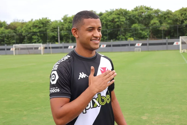 Ex-Vasco Zé Vitor