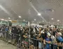 Torcida vascaína no aeroporto de Manaus (Tébaro Schmidt/ge)