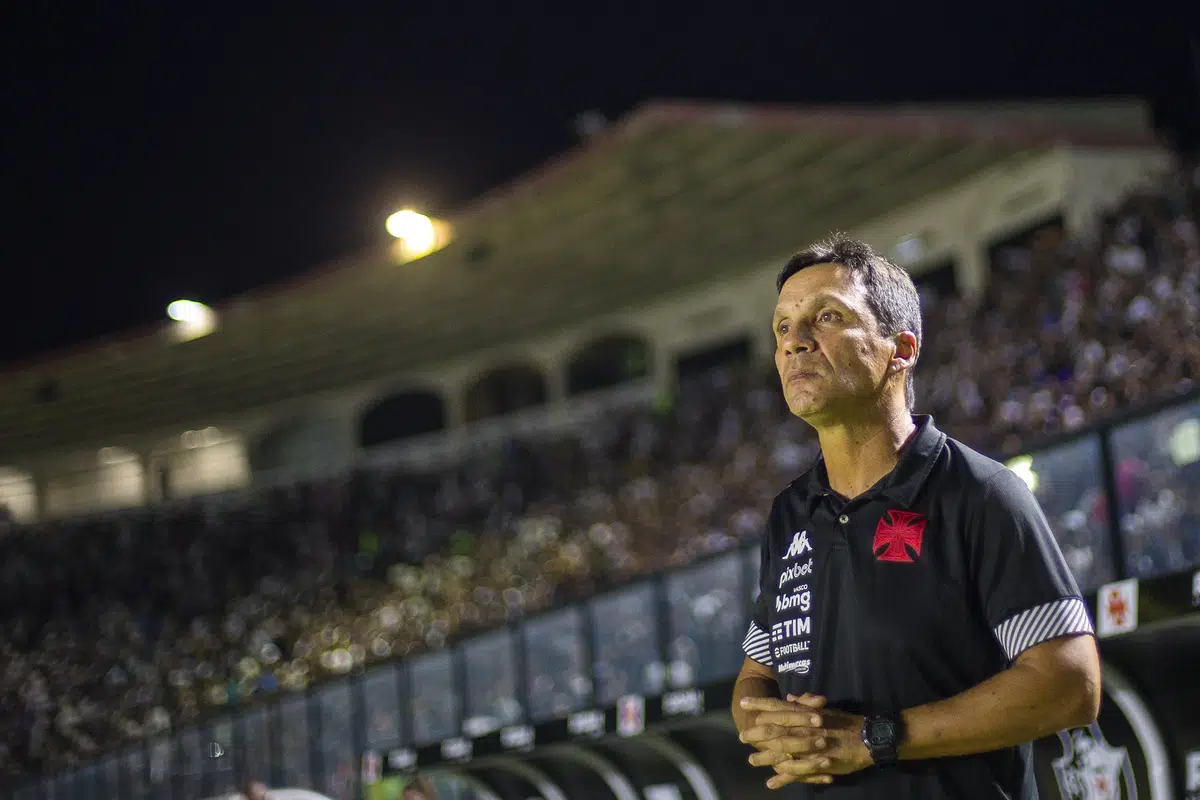 O Cruzeiro contratou o técnico Zé Ricardo, que foi recentemente rebaixado  para a segunda divisão do Japão