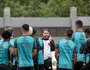 Maurício Souza comando treino do Vasco (Daniel Ramalho/CRVG)