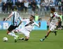 Léo Matos contra o Grêmio (Daniel Ramalho/Vasco)