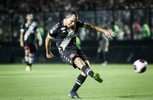 Rodrigo em ação contra o Madureira