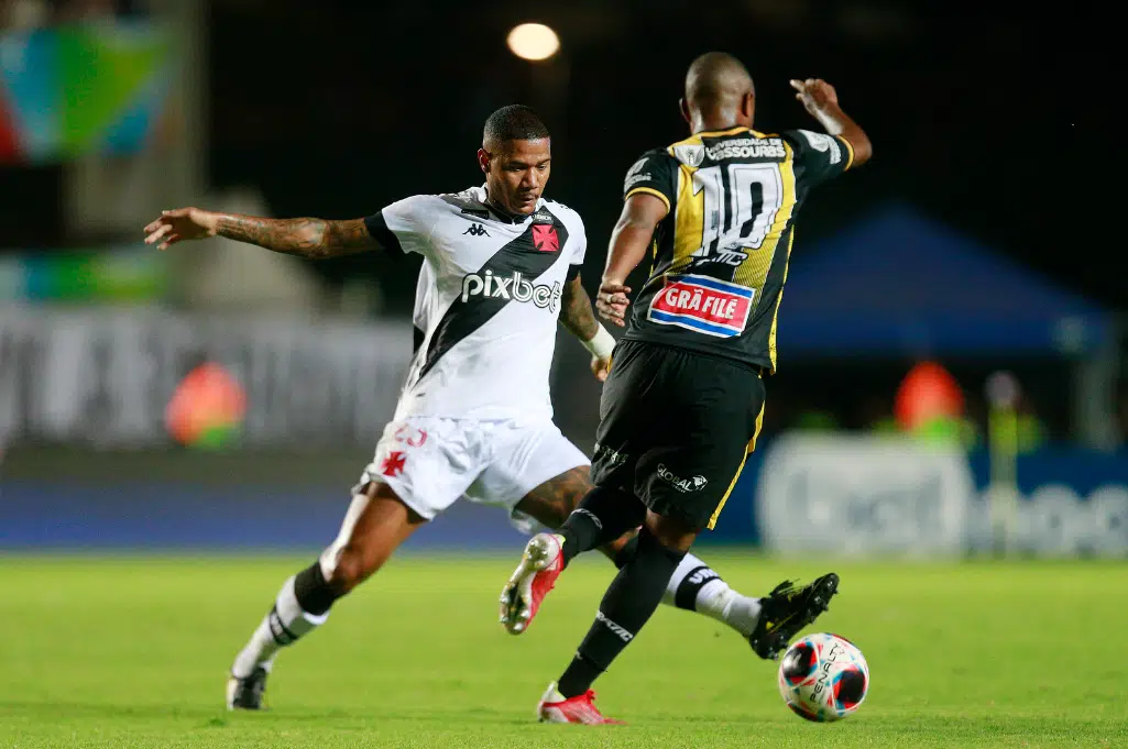 Vasco x Bangu: como assistir ao jogo na live do Casimiro