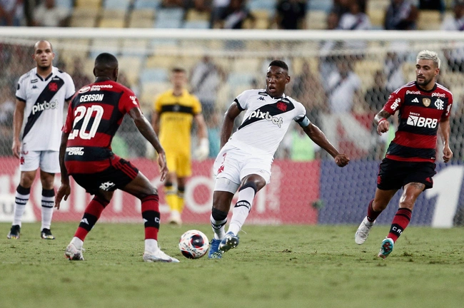 Léo contra o Flamengo