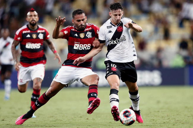 Matías Galarza contra o Flamengo