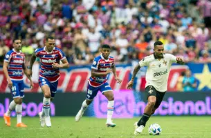 Alex Teixeira contra o Fortaleza