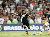 Eguinaldo contra o Fluminense (Daniel Ramalho/Vasco)