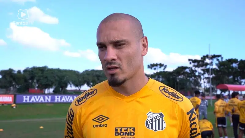 Maicon assina rescisão com o Santos; provável destino é o Vasco