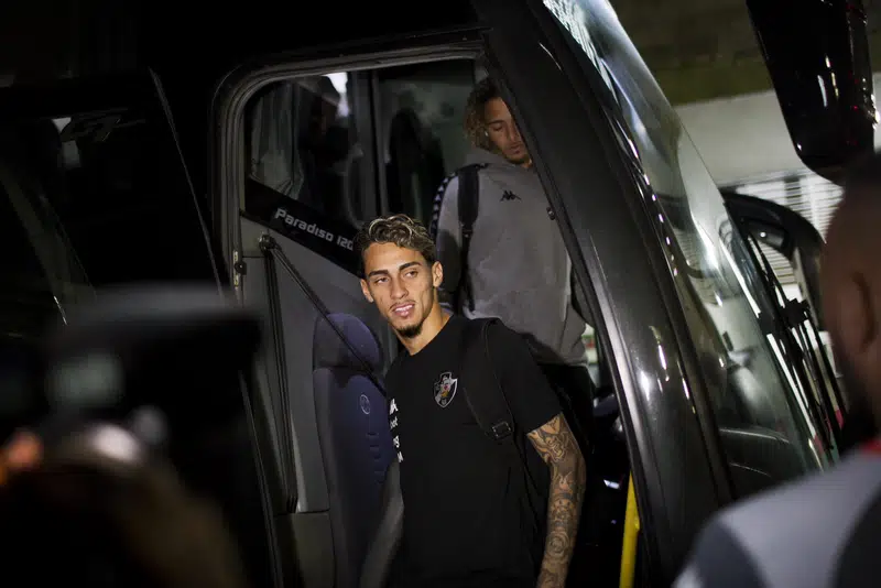 Marlon Gomes volta aos titulares após sete jogos SuperVasco