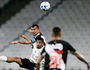Gary Medel contra o Corinthians (Daniel Ramalho/Vasco)