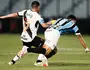 Gary Medel contra o Grêmio (Daniel Ramalho/Vasco)