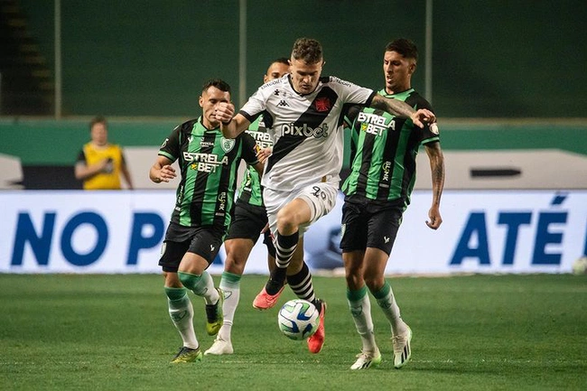 Pablo Vegetti contra o América-MG