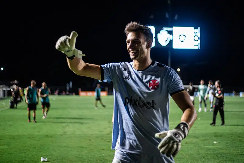 Koka - Léo Jardim é o goleiro com mais defesas difíceis no 2º turno do Brasileirão  2023