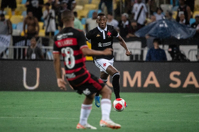 Léo contra o Flamengo