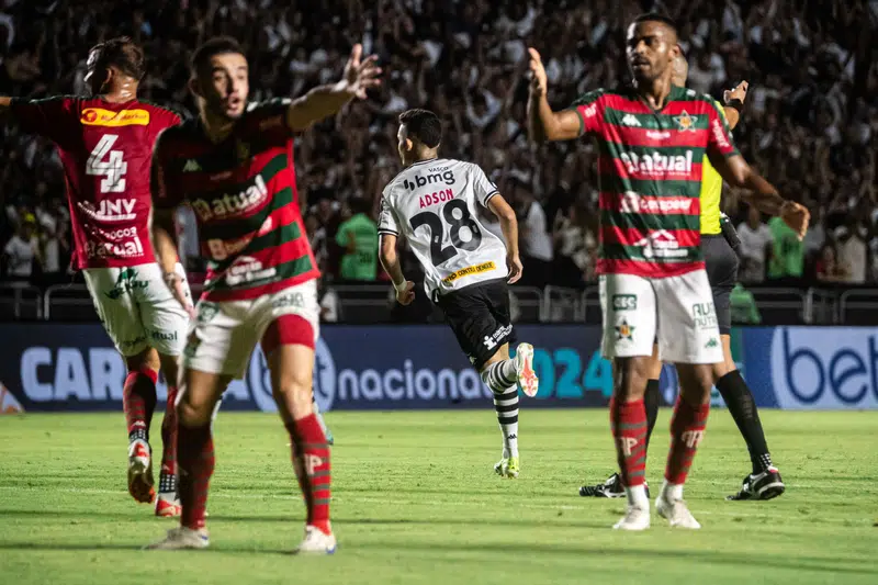 Números de Adson com a camisa do Vasco SuperVasco
