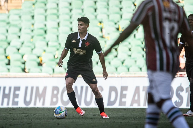 Pablo Galdames contra o Fluminense