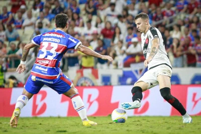 Hugo Moura contra o Fortaleza