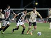 Lucas Piton contra o Atlético-MG (Matheus Lima/Vasco)