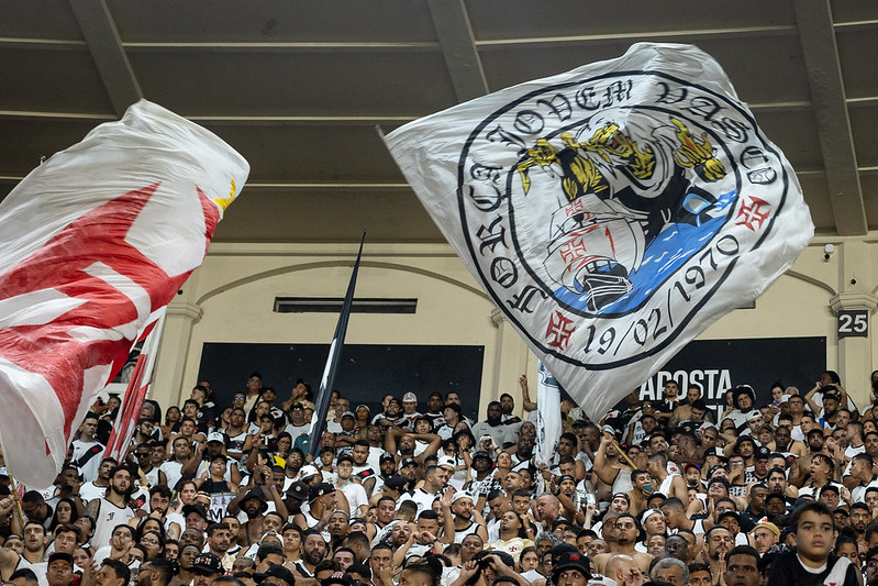 Força Jovem do Vasco se manifesta sobre o protesto em desembarque