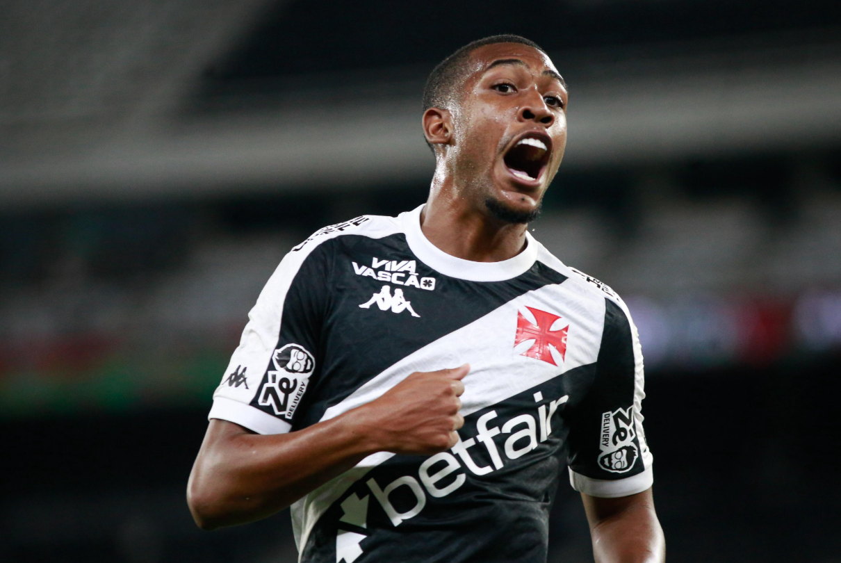 Linniker: Vasco não tinha centroavante no banco contra o Palmeiras