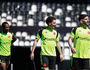 Loide Augusto, Nuno Moreira e Benjamín Garré durante treino. (Matheus Lima/Vasco)