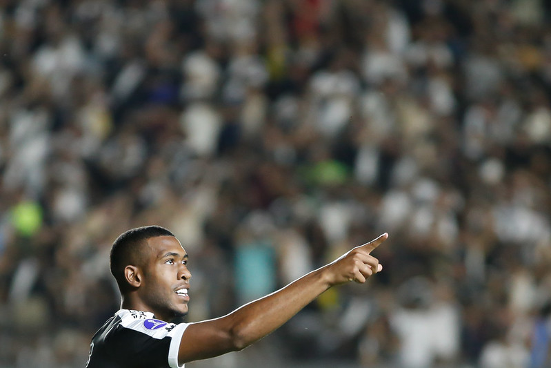 Vasco monta esquema para contar com Rayan contra o São Paulo