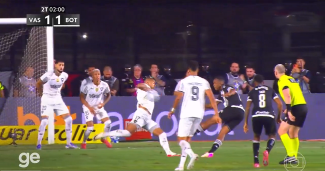 Pênalti não marcado em Vasco x Botafogo