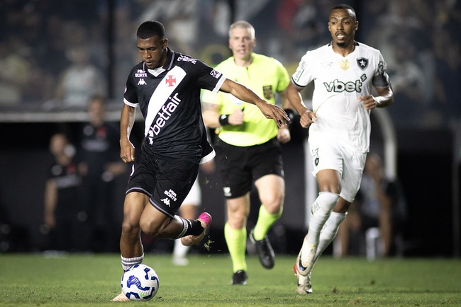 Rayan contra o Botafogo