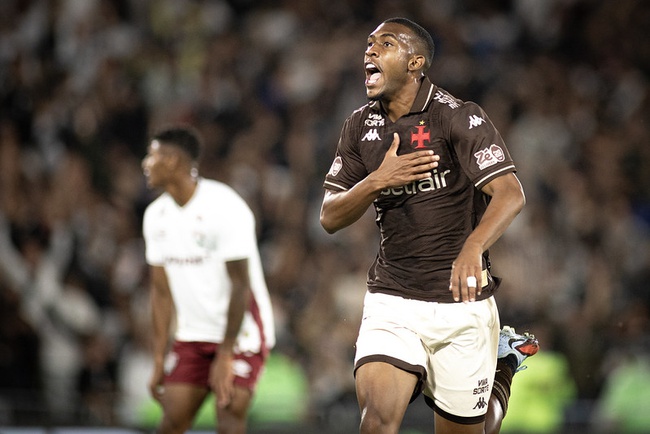 Rayan contra o Fluminense