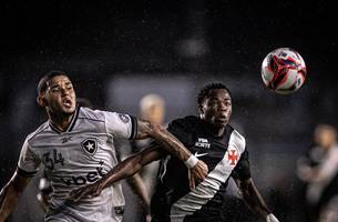 Andrés Gómez em ação contra o Botafogo