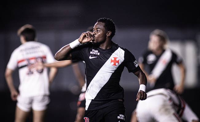 Andrés Gómez contra o São Paulo