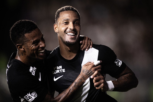 David comemora gol contra o Botafogo