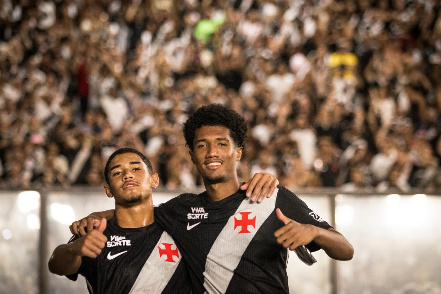 Dois jogadores do Sub-20 seguirão no profissional para o clássico contra o Flamengo