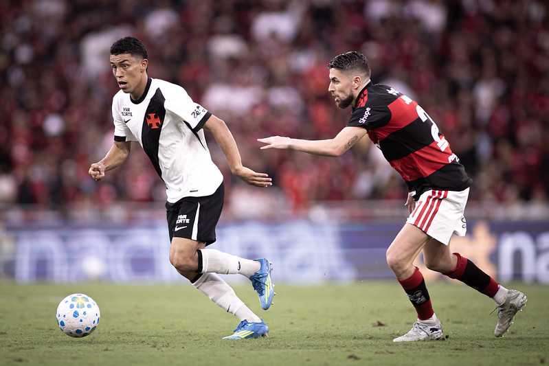 Johan Rojas foi substituído no 2° tempo do clássico: análise da atuação do jogador