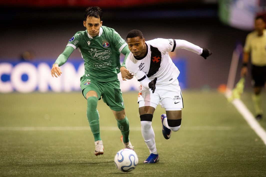 Vasco posta fotos oficiais da vitória contra o Audax Italiano