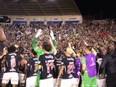 Jogadores comemoram com a torcida (Matheus Lima/Vasco)