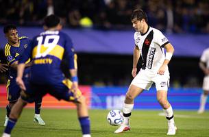 Santiago Sosa em ação contra o Boca Juniors