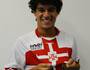 Philippe Coutinho com a nova camisa do VascÃ£o (Site oficial do Vasco)